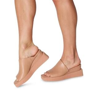 Naked Feet 8.5 Infinity Slip On Mule Sandals Camel Tan